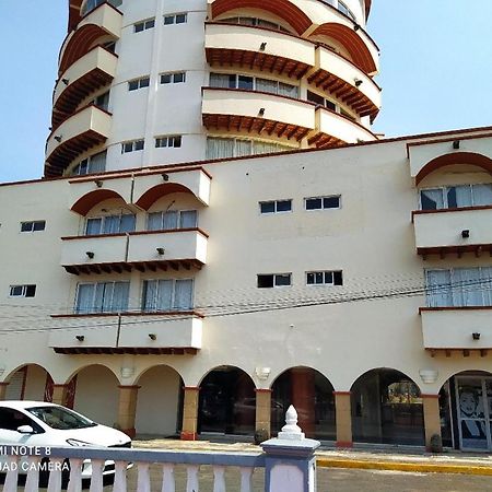 Gran Santiago Plaza Hotel Santiago Tuxtla Екстериор снимка