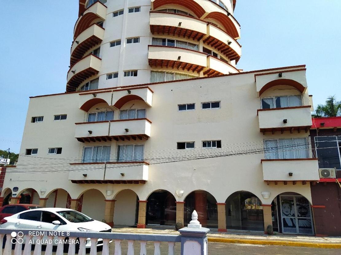 Gran Santiago Plaza Hotel Santiago Tuxtla Екстериор снимка