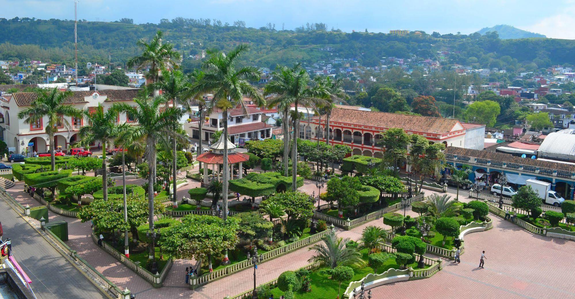 Gran Santiago Plaza Hotel Santiago Tuxtla Екстериор снимка